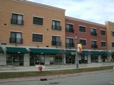 579 N Pontiac Trail, Walled Lake, MI 48390