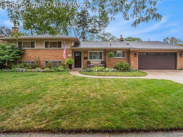 16643 Whitby Street, Livonia, MI 48154