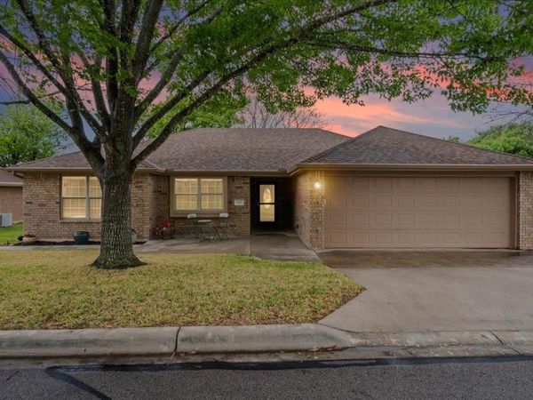 710 Cottonwood DR, Burnet, TX 78611