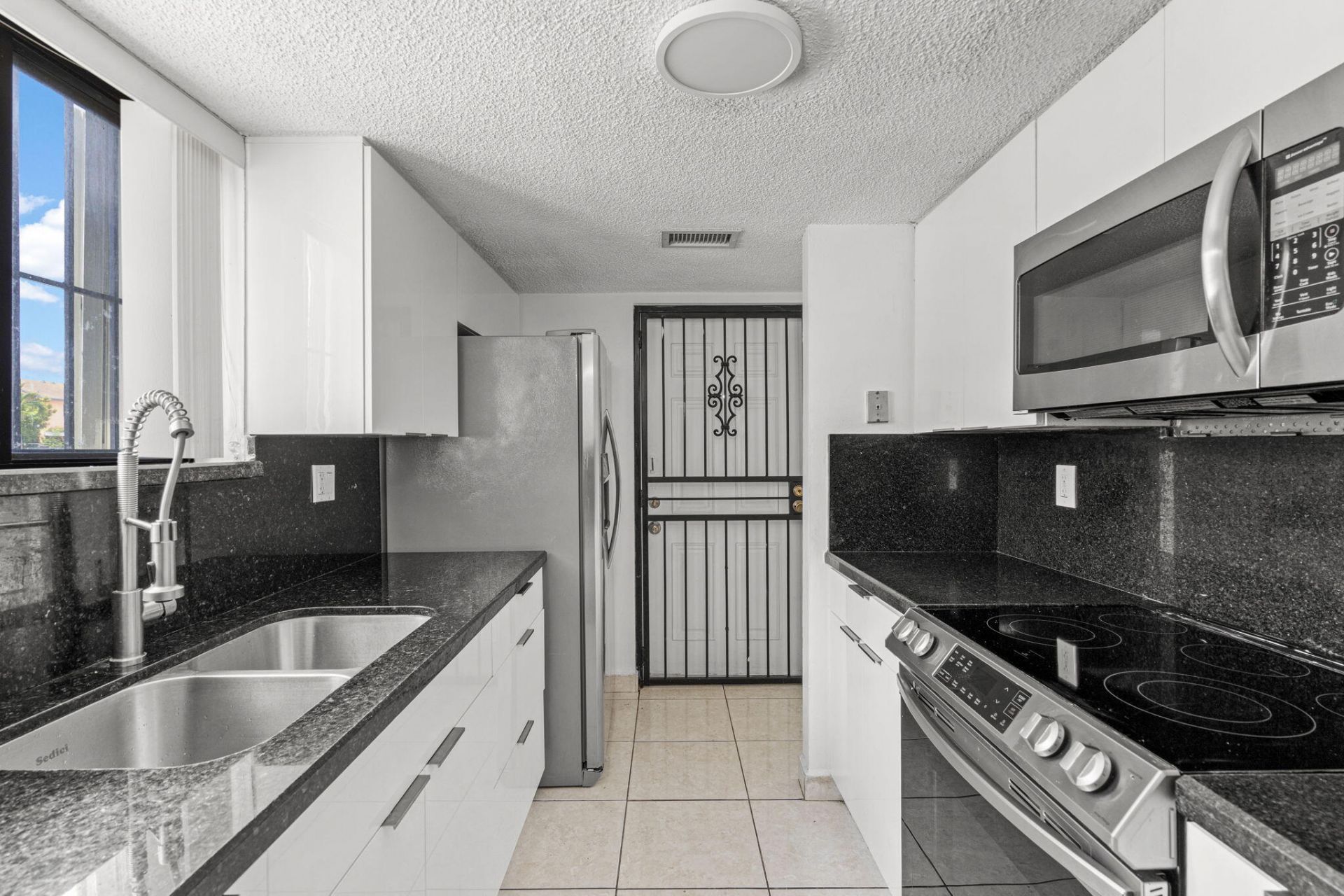 1340 W 41st Street, Unit 101, Hialeah, FL 33012 Photo