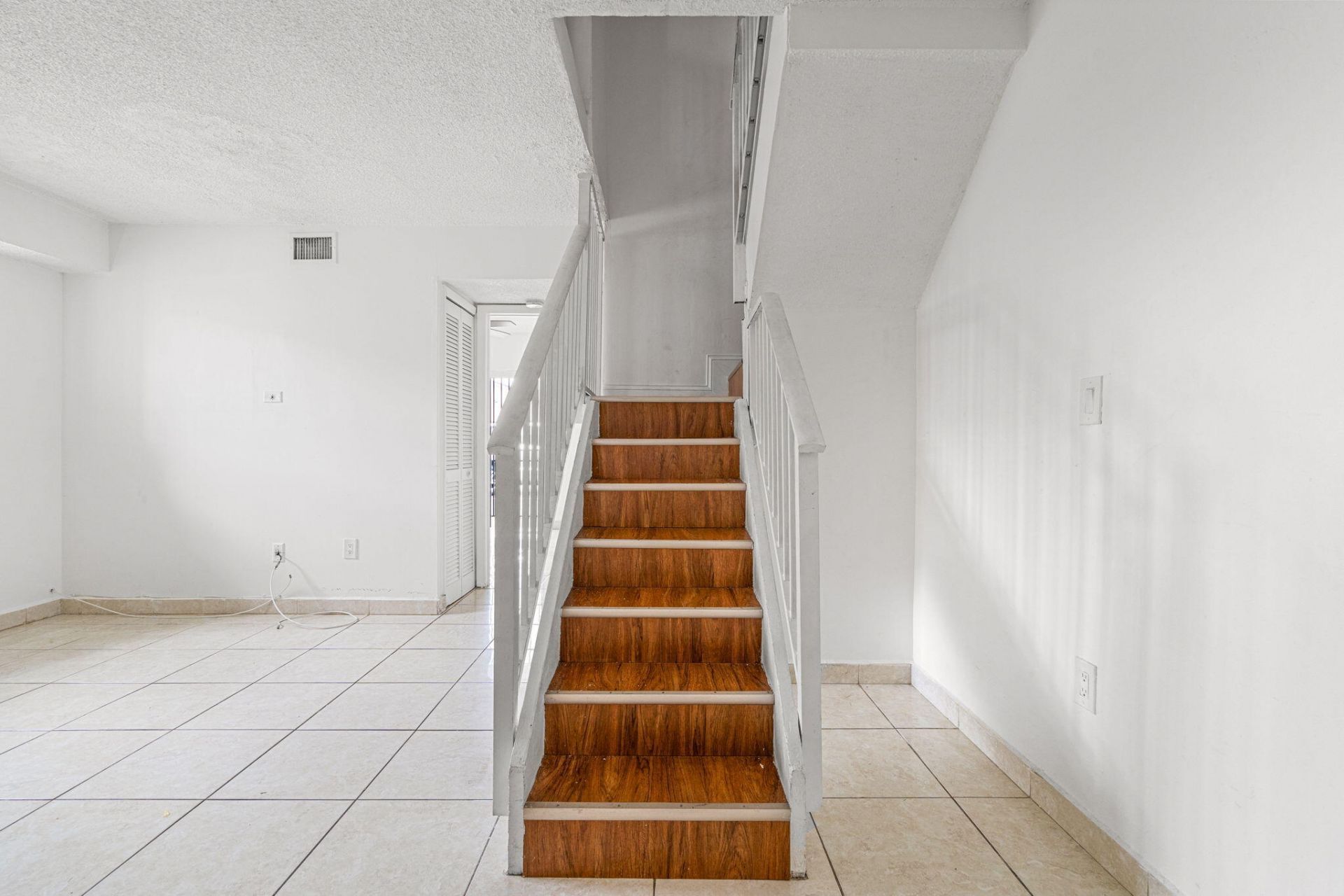 1340 W 41st Street, Unit 101, Hialeah, FL 33012 Photo