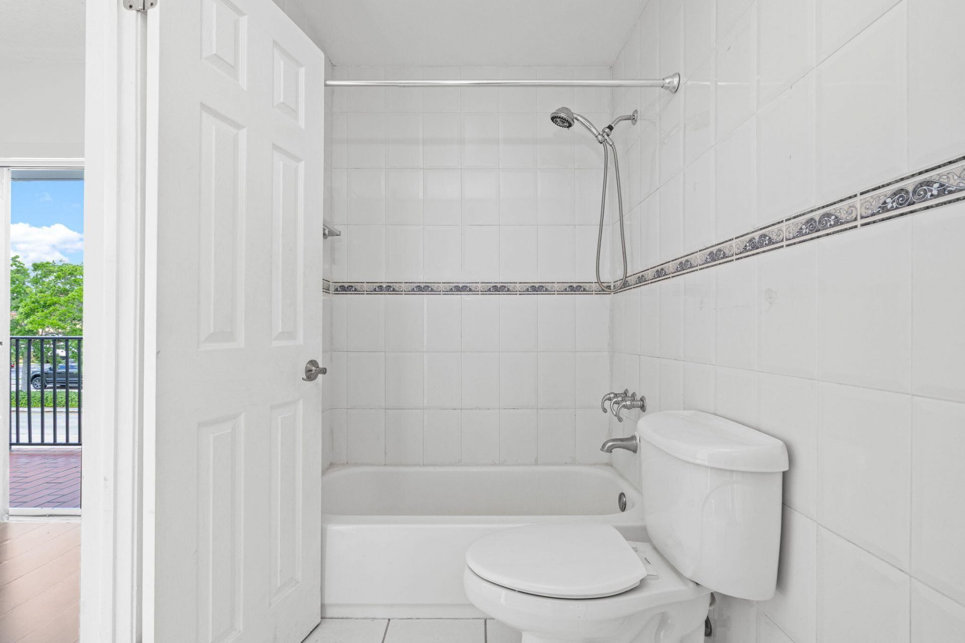 1340 W 41st Street, Unit 101, Hialeah, FL 33012 Photo