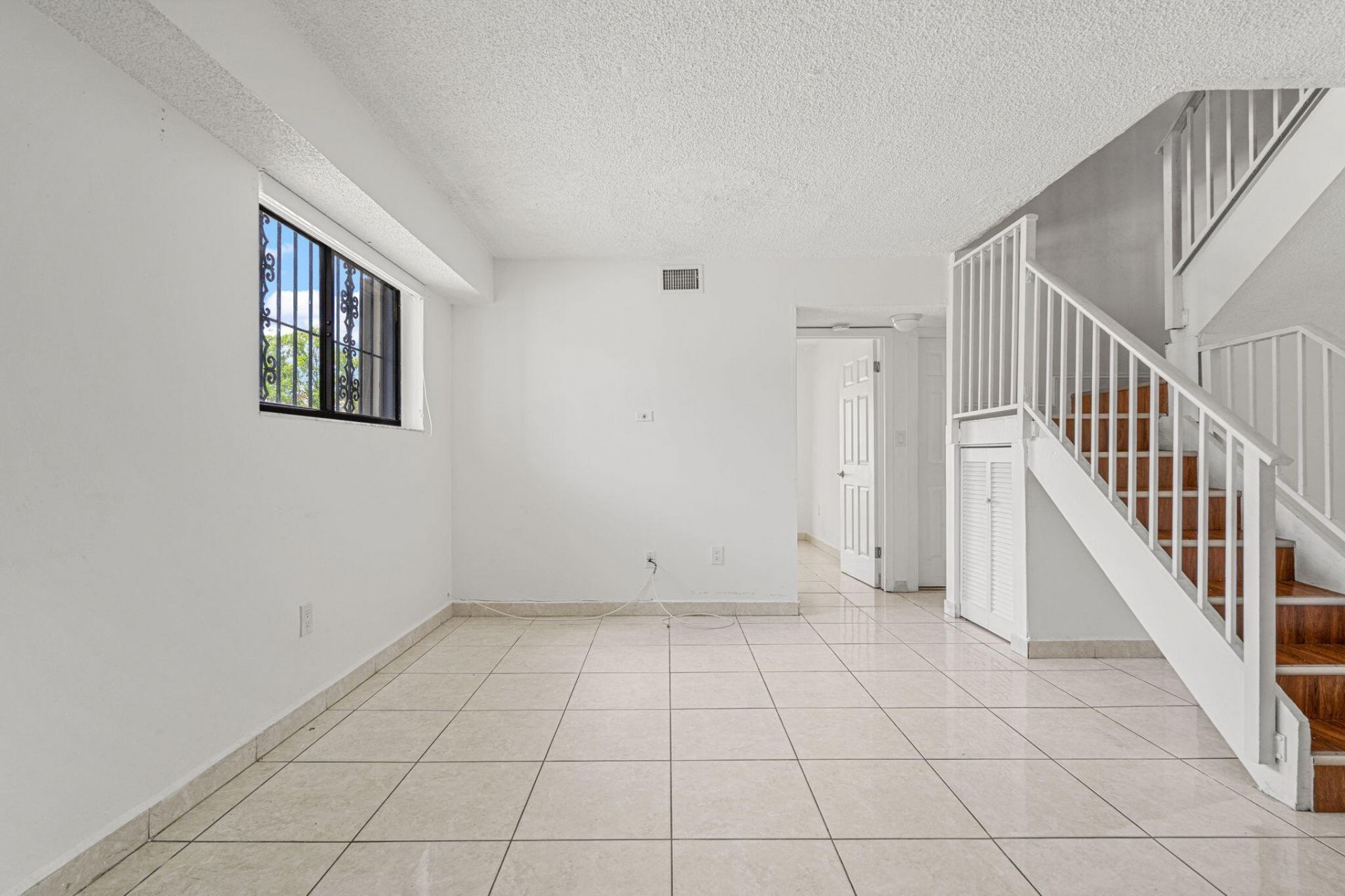 1340 W 41st Street, Unit 101, Hialeah, FL 33012 Photo