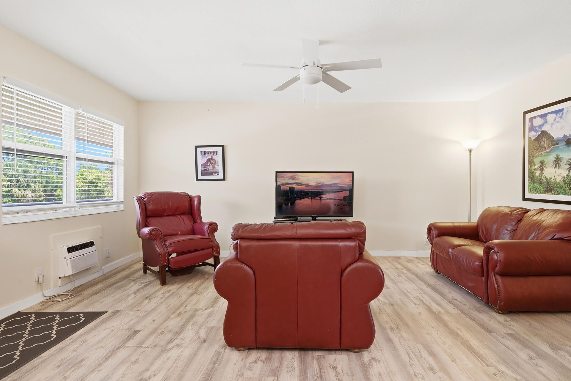 142 Norwich F, West Palm Beach, FL 33417 Photo