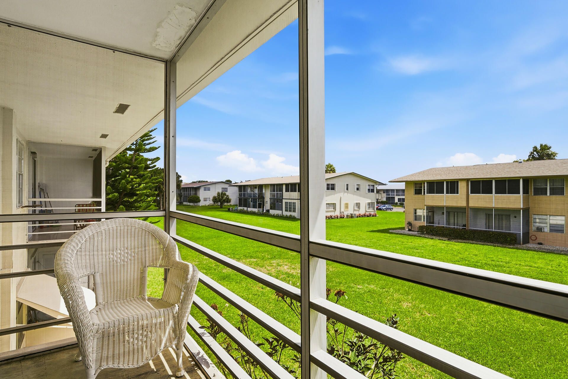 142 Norwich F, West Palm Beach, FL 33417 Photo