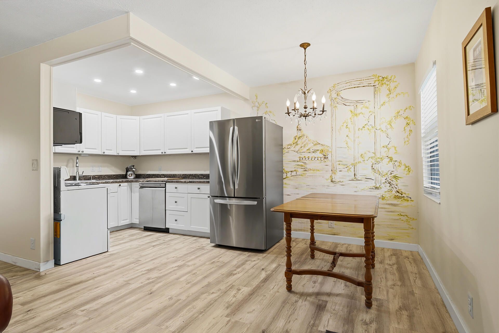 142 Norwich F, West Palm Beach, FL 33417 Photo