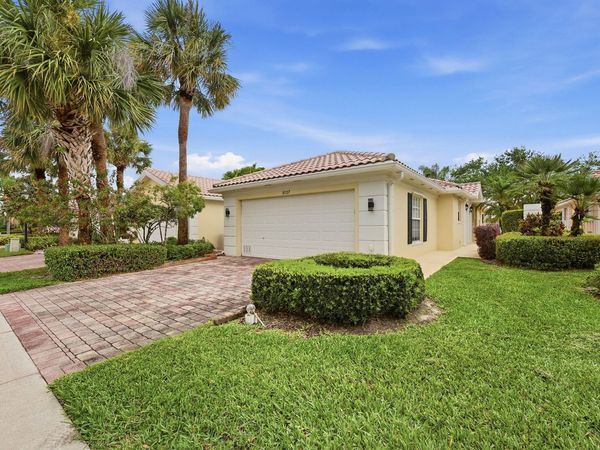 8137 Montserrat Place, Wellington, FL 33414