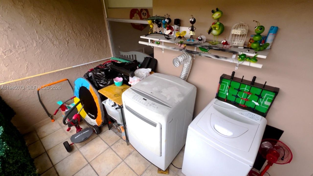 1900 W 68th St, Unit D207, Hialeah, FL 33014 Photo