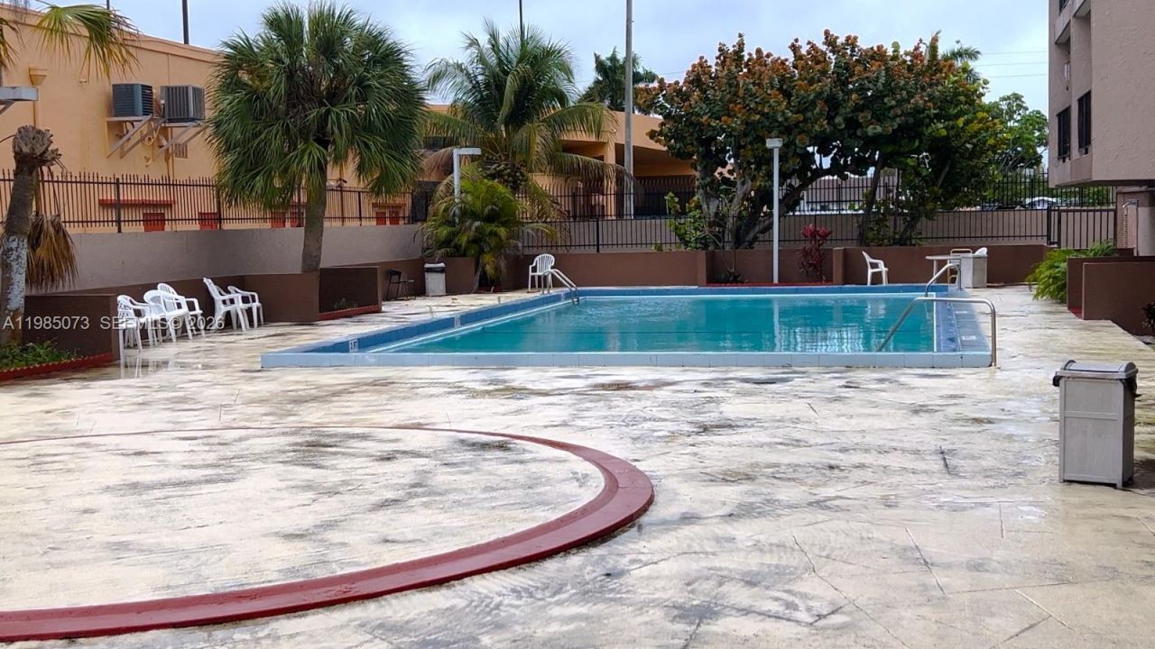 1900 W 68th St, Unit D207, Hialeah, FL 33014 Photo