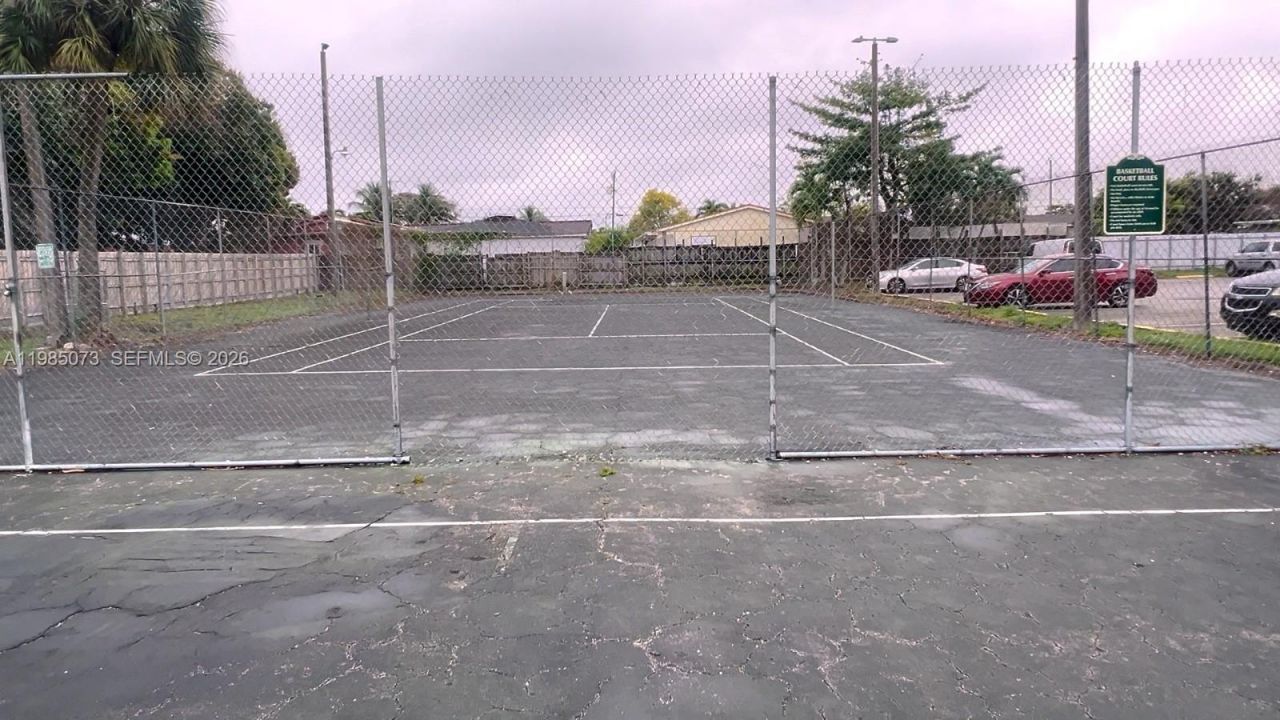 1900 W 68th St, Unit D207, Hialeah, FL 33014 Photo