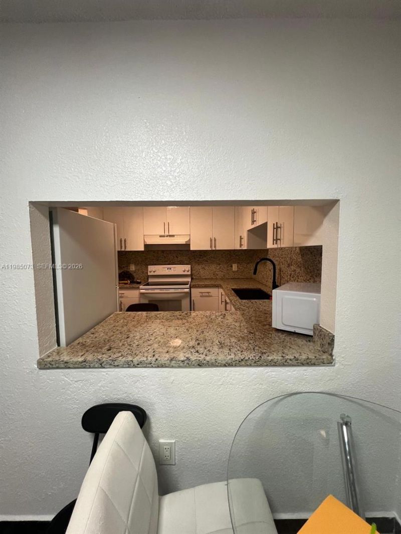 1900 W 68th St, Unit D207, Hialeah, FL 33014 Photo