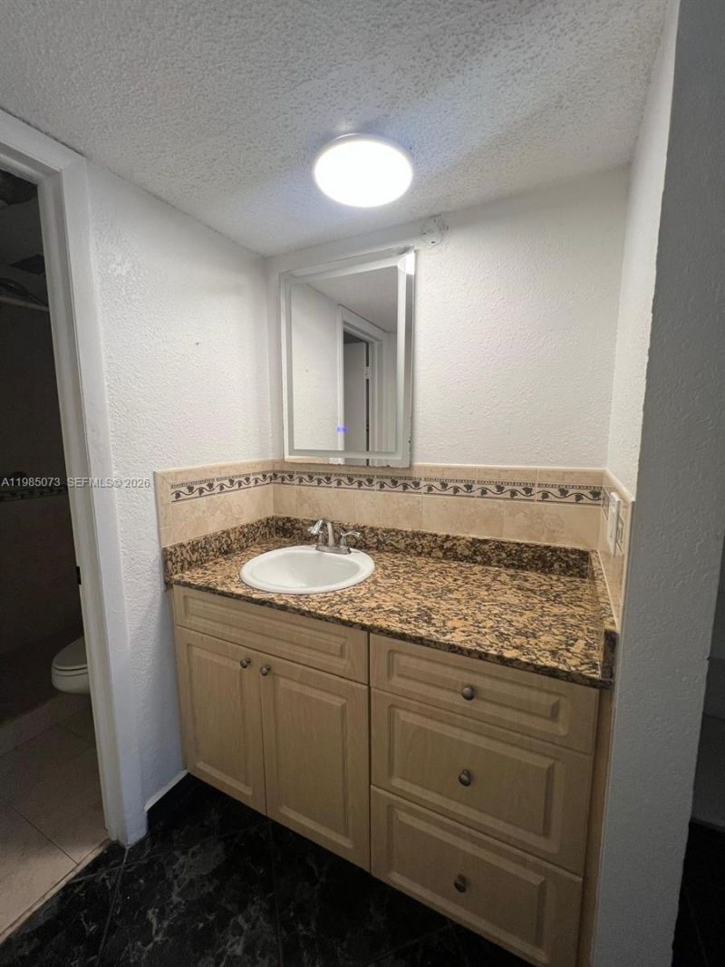 1900 W 68th St, Unit D207, Hialeah, FL 33014 Photo