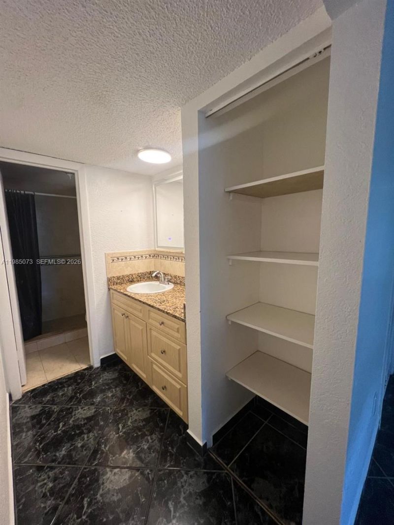 1900 W 68th St, Unit D207, Hialeah, FL 33014 Photo