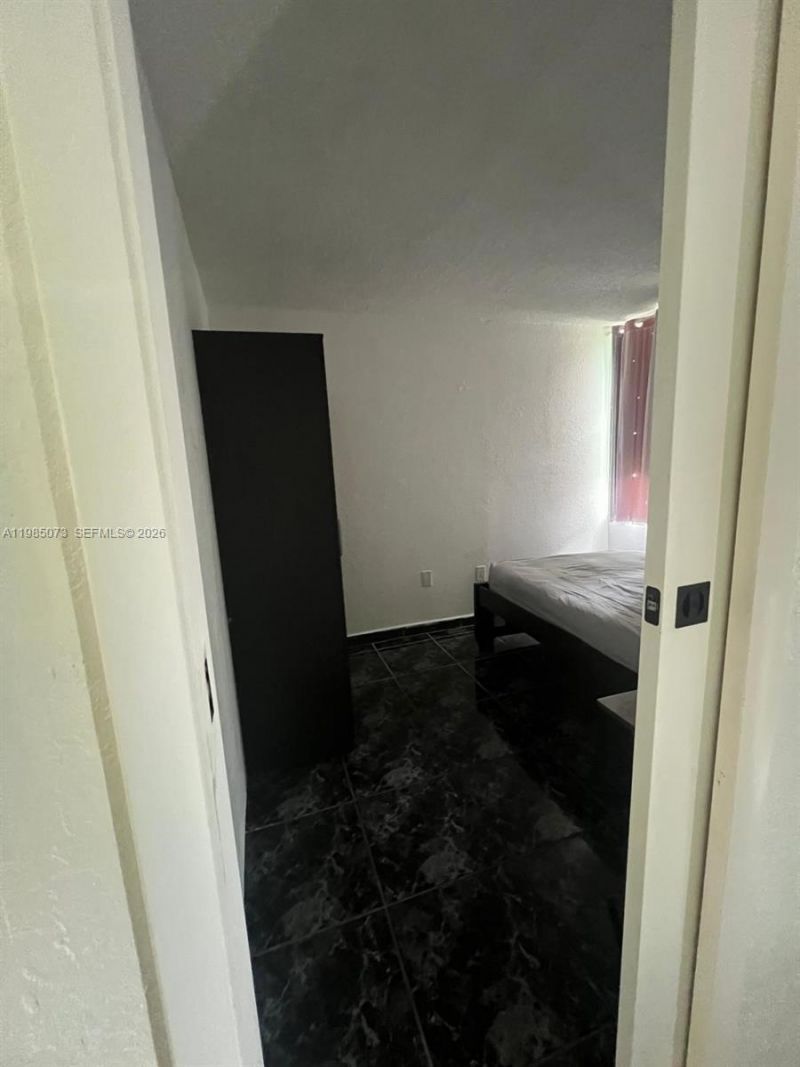 1900 W 68th St, Unit D207, Hialeah, FL 33014 Photo