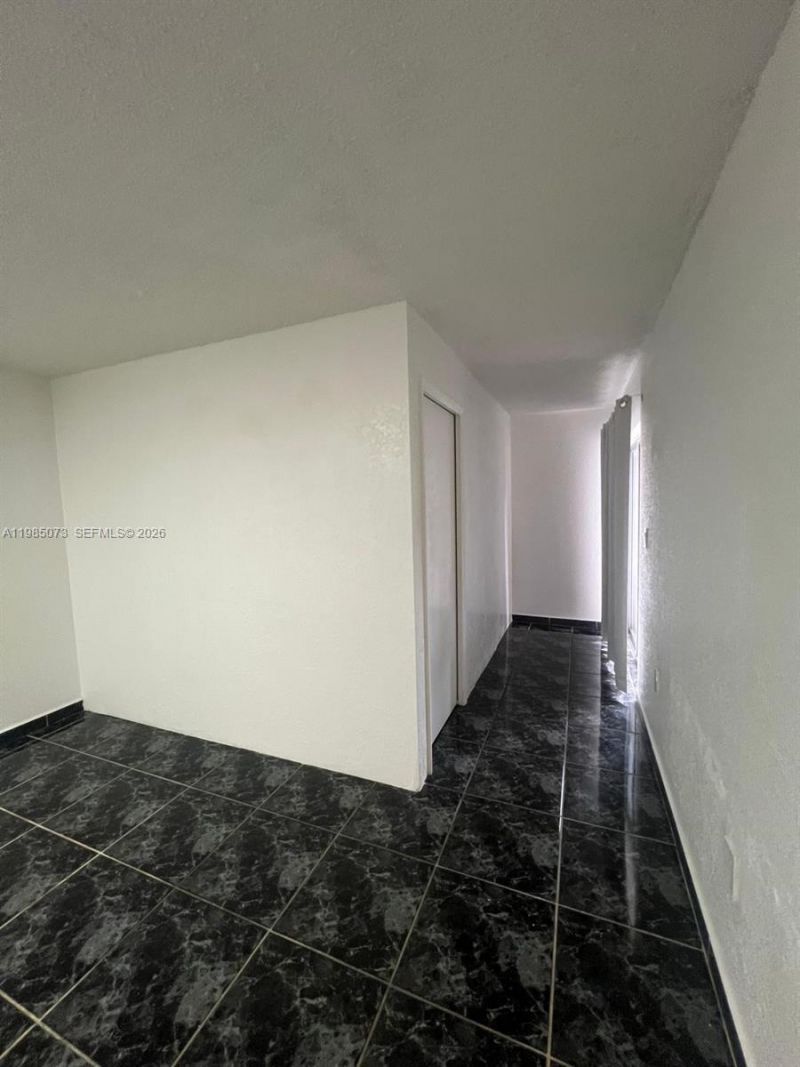 1900 W 68th St, Unit D207, Hialeah, FL 33014 Photo