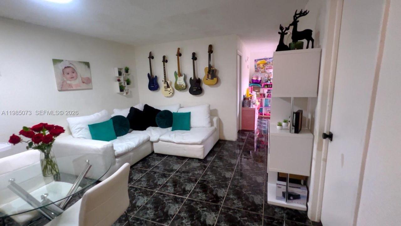 1900 W 68th St, Unit D207, Hialeah, FL 33014 Photo