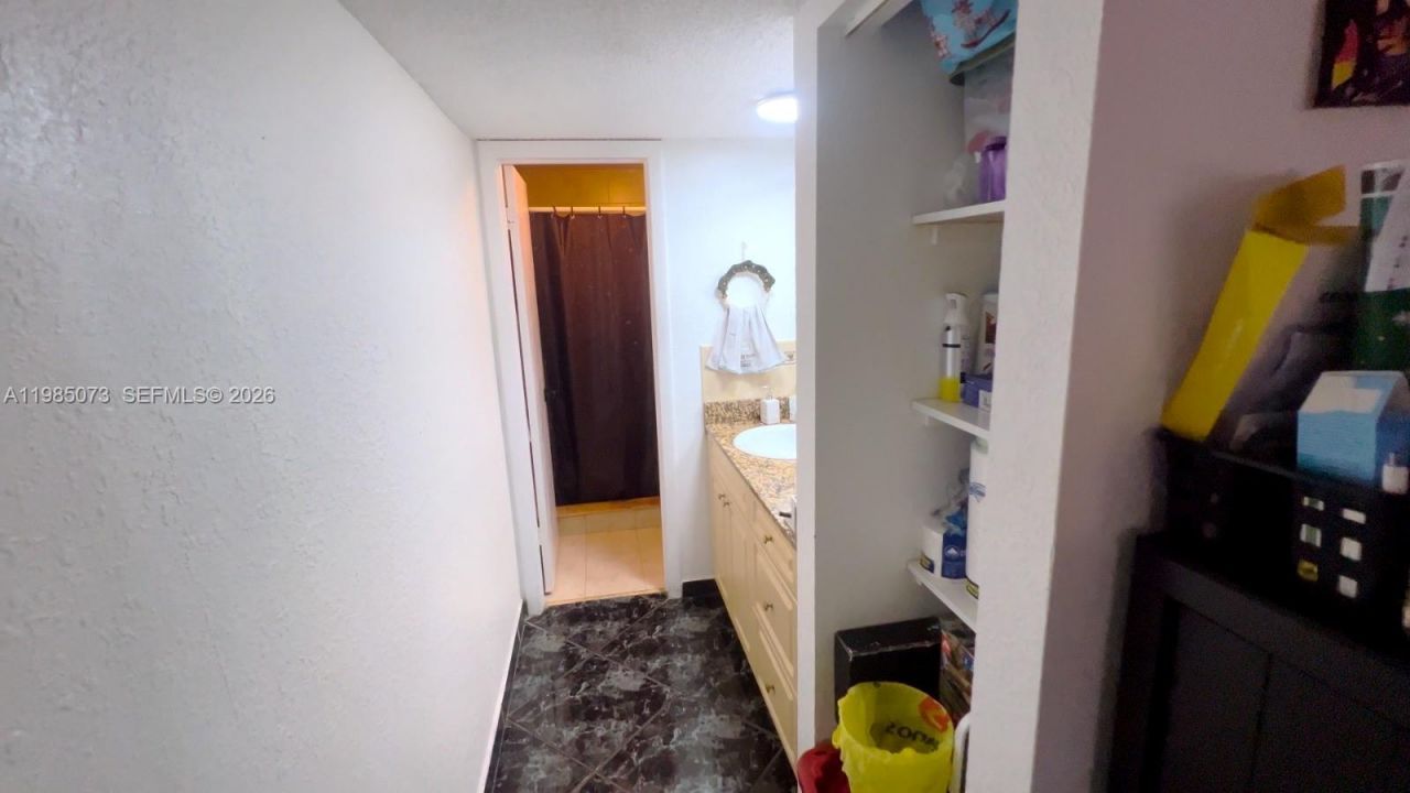 1900 W 68th St, Unit D207, Hialeah, FL 33014 Photo