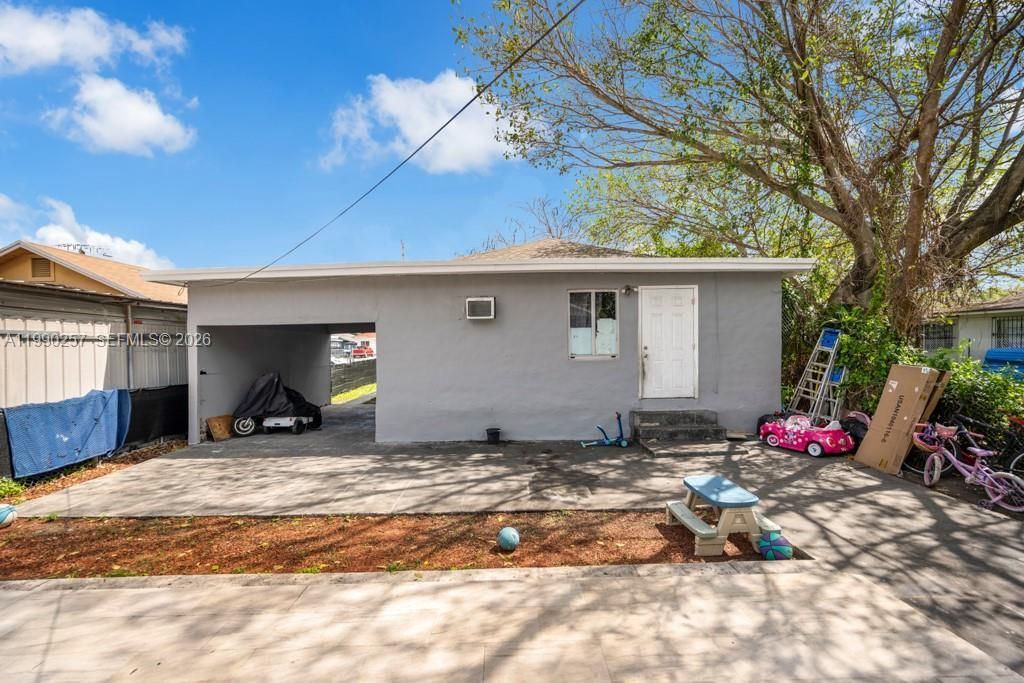 3018 NW 23rd Ave, Miami, FL 33142 Photo