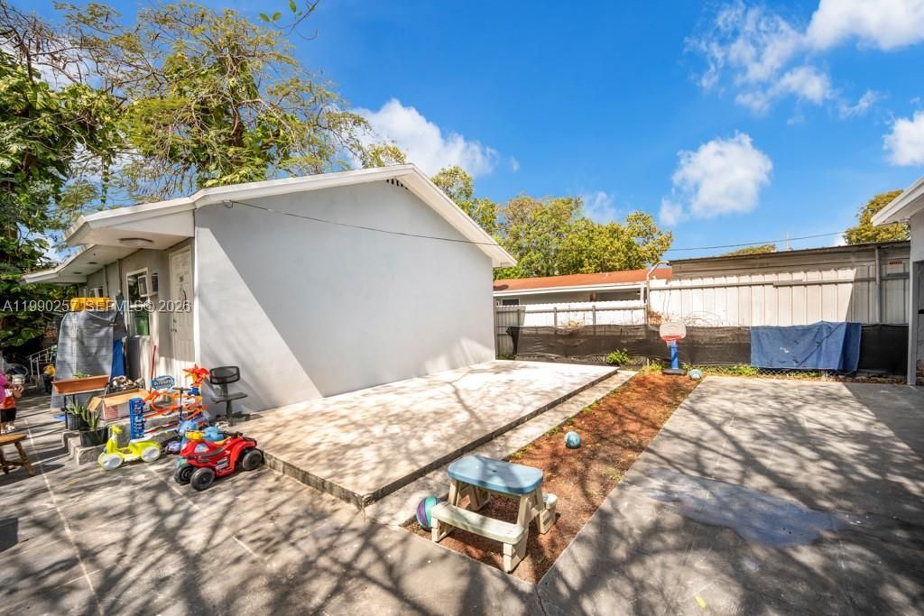 3018 NW 23rd Ave, Miami, FL 33142 Photo