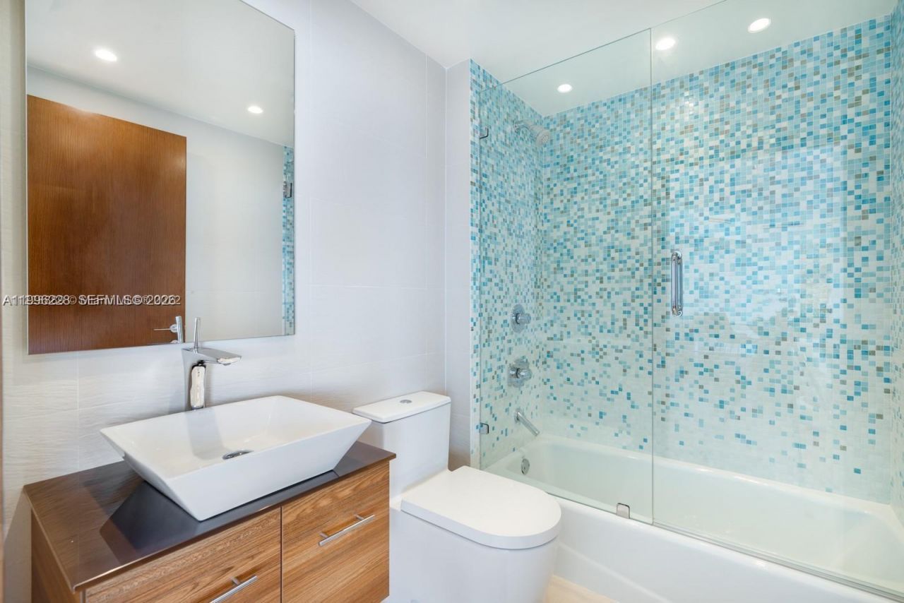 450 Alton Rd, Unit 3303, Miami Beach, FL 33139 Photo