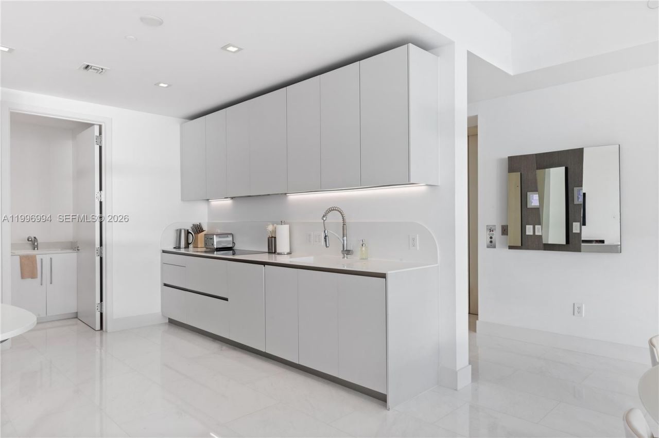 16901 Collins Ave, Unit 802, Sunny Isles Beach, FL 33160 Photo