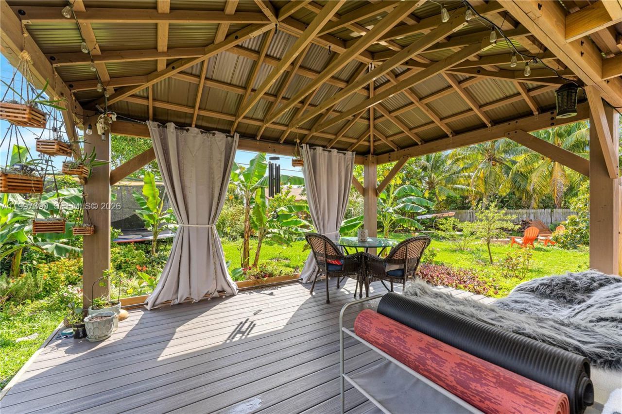 1601 N 16th Ct, Hollywood, FL 33020 Photo