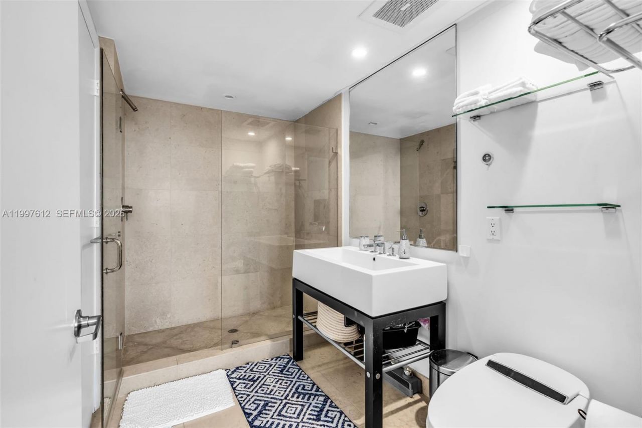 495 Brickell Ave, Unit 5301, Miami, FL 33131 Photo