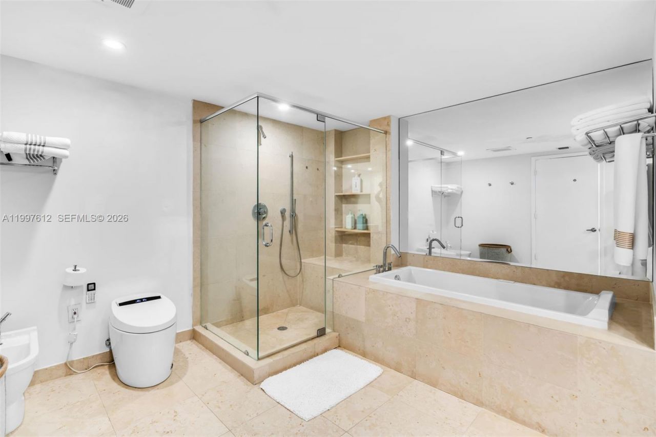 495 Brickell Ave, Unit 5301, Miami, FL 33131 Photo