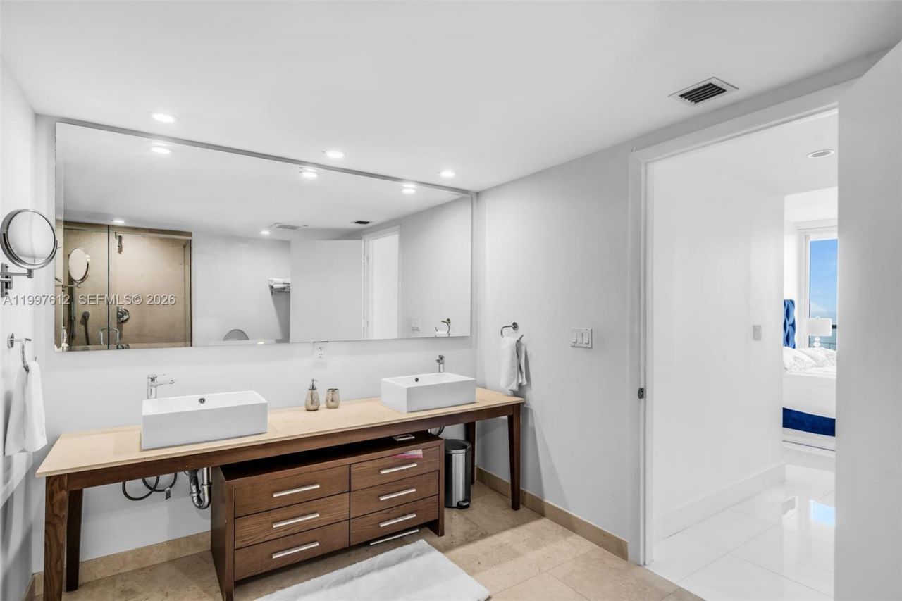 495 Brickell Ave, Unit 5301, Miami, FL 33131 Photo