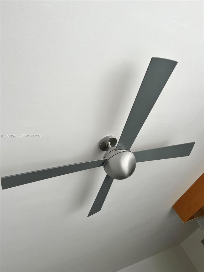 240 Collins Ave , Miami Beach, FL 33139 Photo