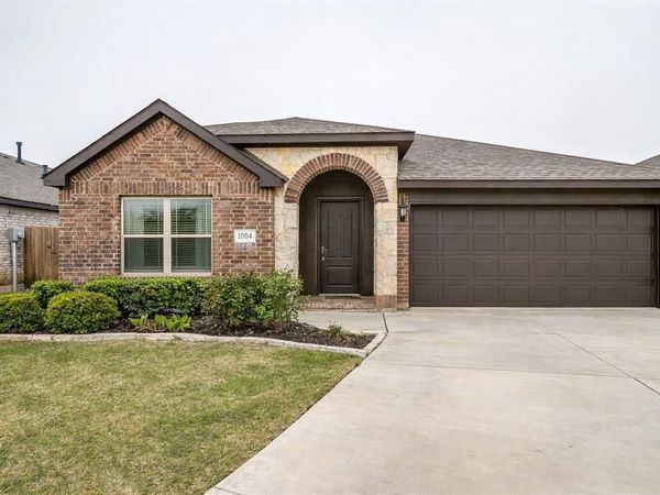 1004 Fairfax Drive , Godley, TX 76044