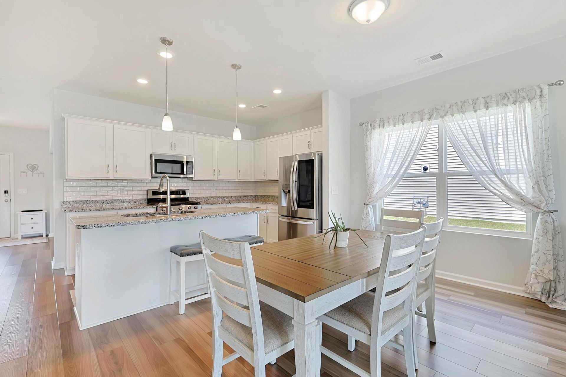 800 Lambeth Ln. Photo 6