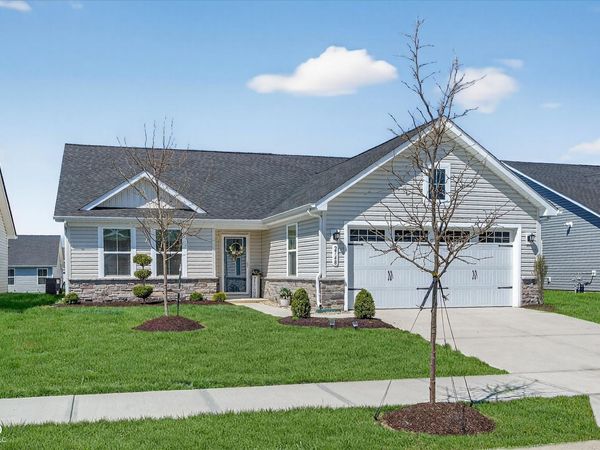 2748 Stonebridge Drive, Lebanon, IN 46052