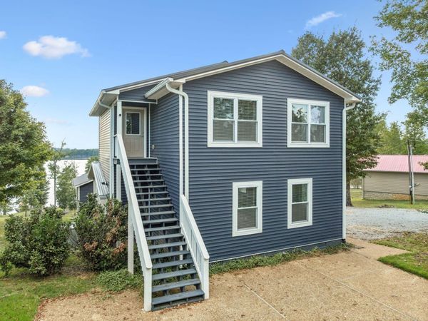 824 Driftwood Dr , Lobelville, TN 37097