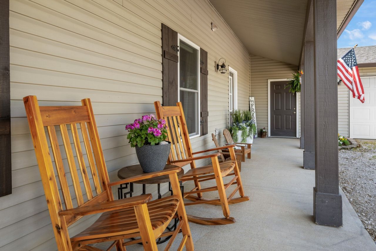 1235 Hartsfield Dr, Columbia, TN 38401 Main Photo