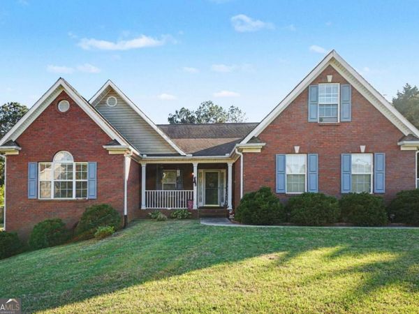 1405 Shiloh Oak Drive, Loganville, GA 30052