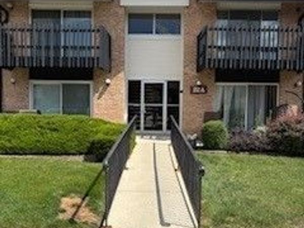 22A Kingery Quarter , Unit 202, Willowbrook, IL 60527
