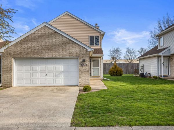 2918 Sierra Drive , Unit 2918, Champaign, IL 61822