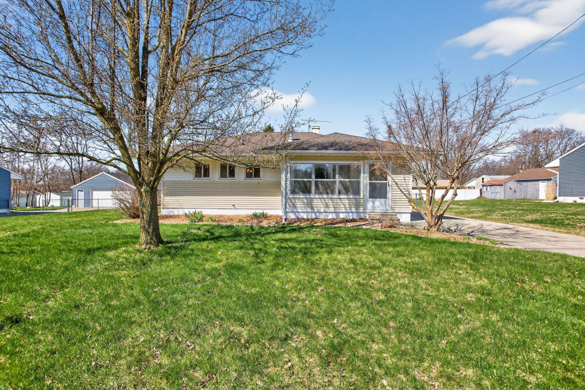 3442 Acacia Boulevard, Jackson, MI 49203 Main Photo