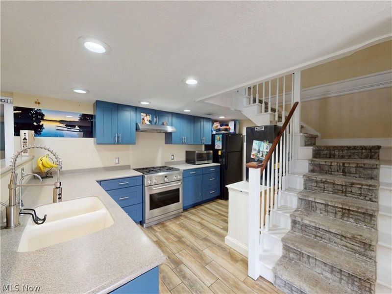 674 Portage Lakes Drive, Akron, OH 44319 Photo 8