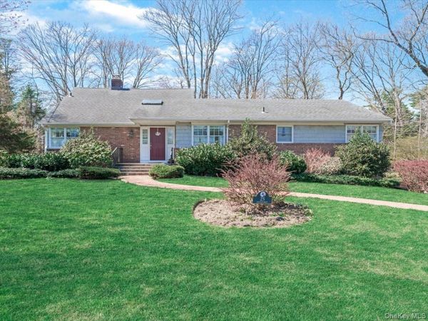 25 Jaegger Drive, Old Brookville, NY 11545