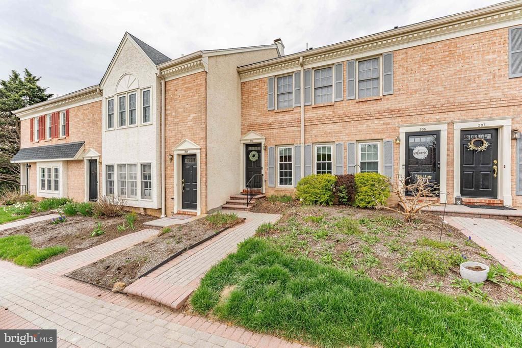 206 EVEREST CIRCLE, WEST CHESTER, PA 19382