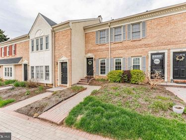 206 EVEREST CIRCLE, WEST CHESTER, PA 19382