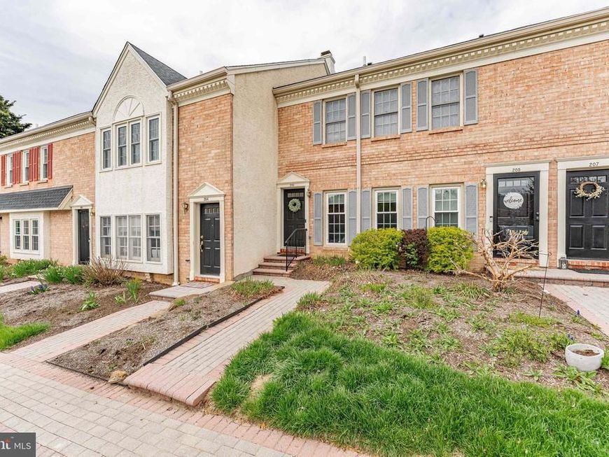 206 Everest Circle, West Chester, PA 19382 Main Photo