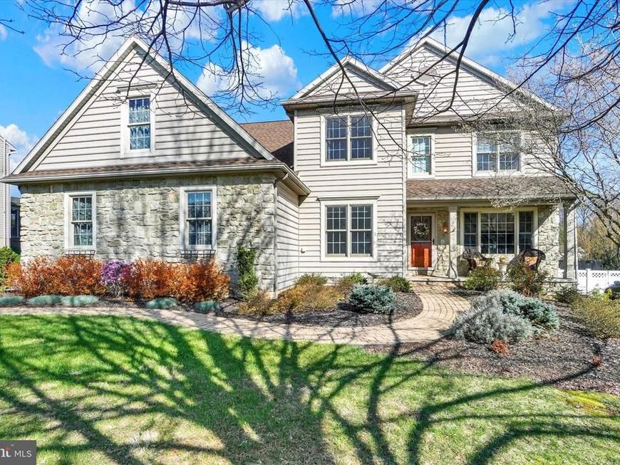 934 Castle Pond Drive, York, PA 17402 Main Photo