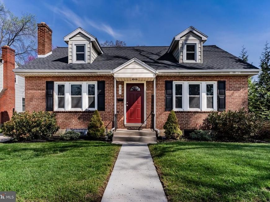 251 E Pomfret Street, Carlisle, PA 17013 Main Photo