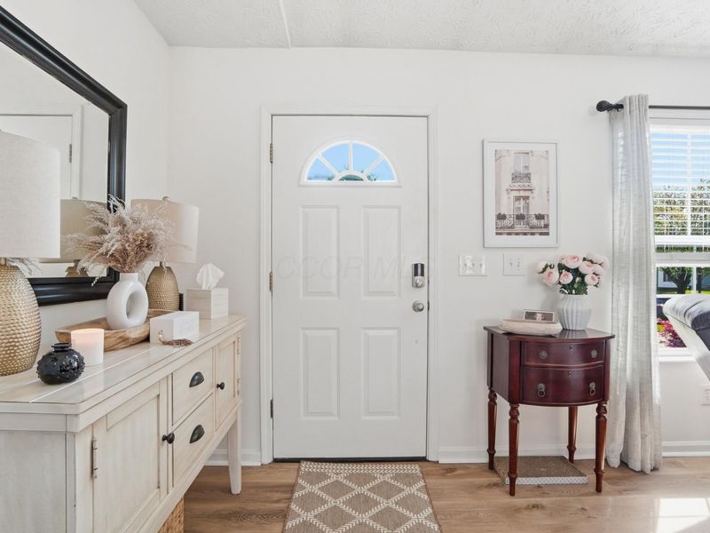 6592 Warriner Way, Canal Winchester, OH 43110 Photo 4