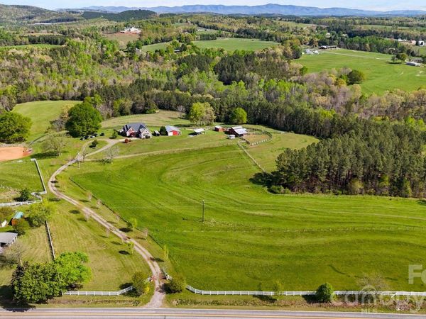 319 Hopewell Road , Ellenboro, NC 28040