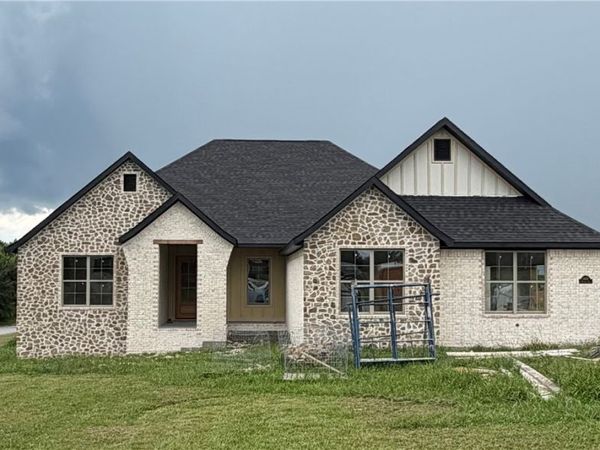 14137 Cayenne Circle, Siloam Springs, AR 72761