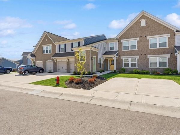 141 Old Pond Road, Springboro, OH 45066